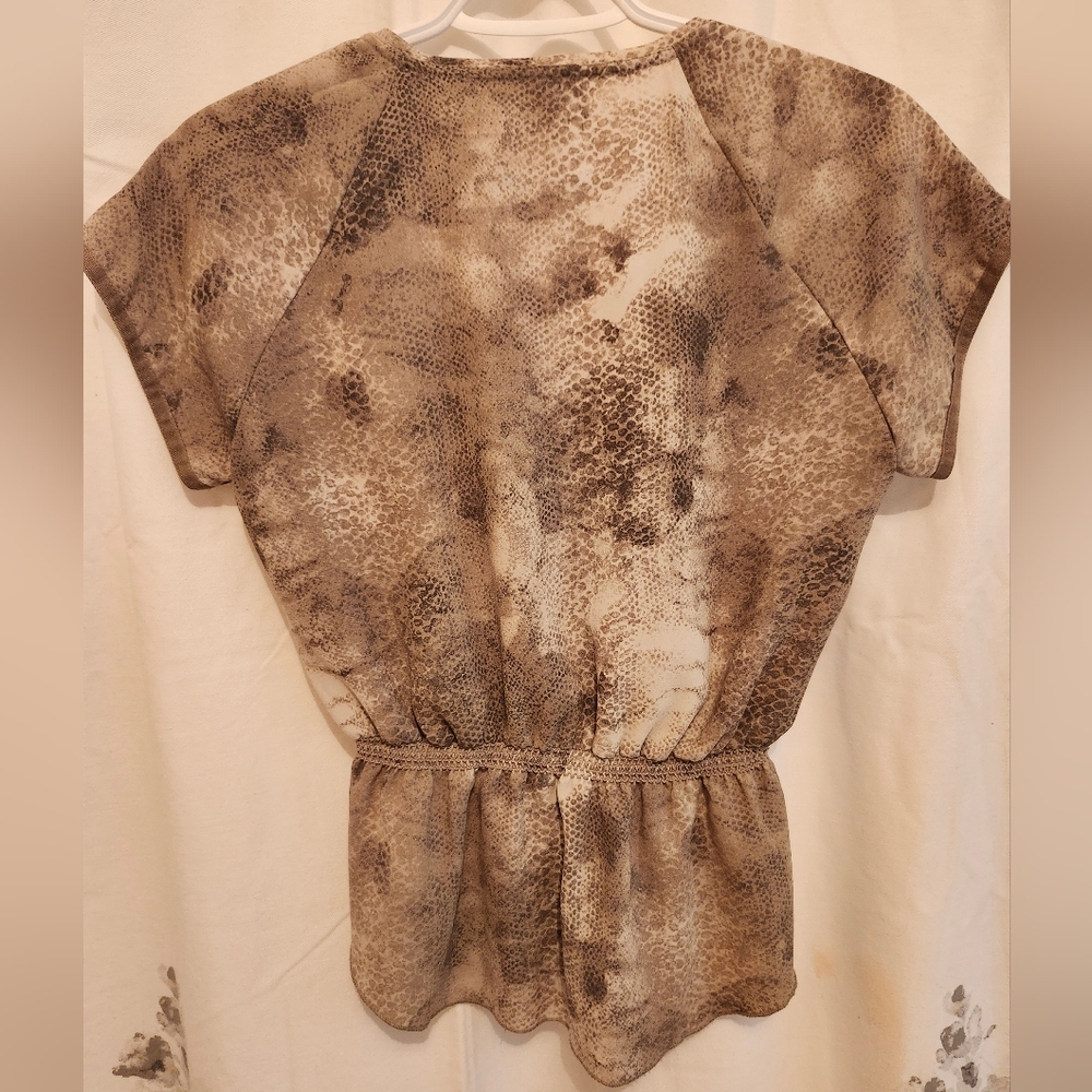 😻 3/$30 Aritzia Wilfred Print Blouse In Size X-small - Picture 3 of 5